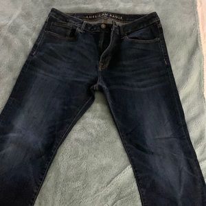 American Eagle mens dark jeans.
